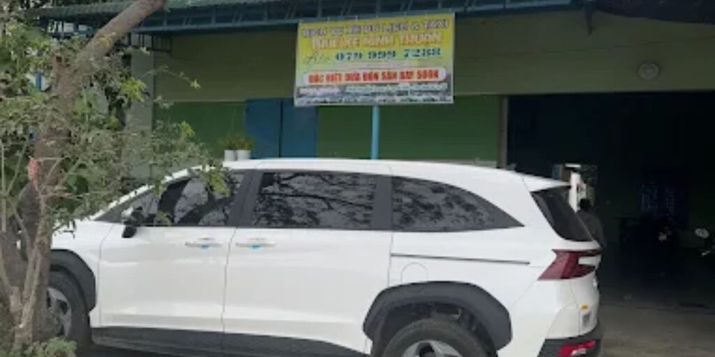 thuê xe hộ diêm đi sân bay cam ranh